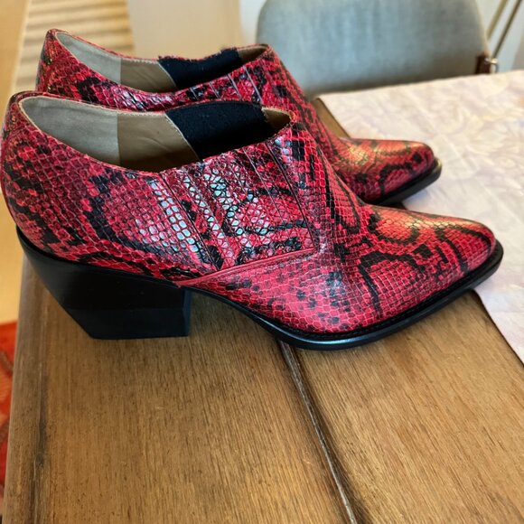 Too small - Picture 2 of 3